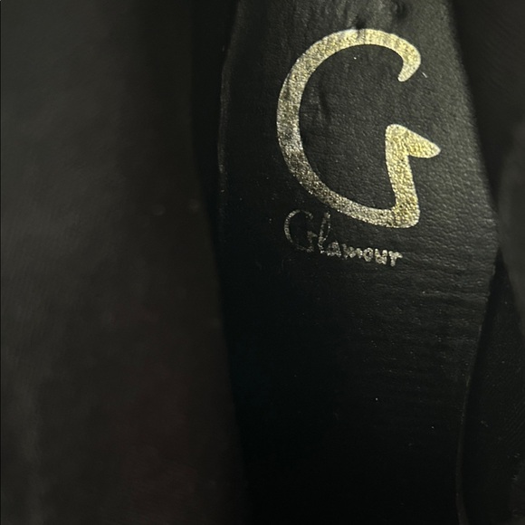 Elegant Black Suede Ankle Boots - Picture 4 of 11